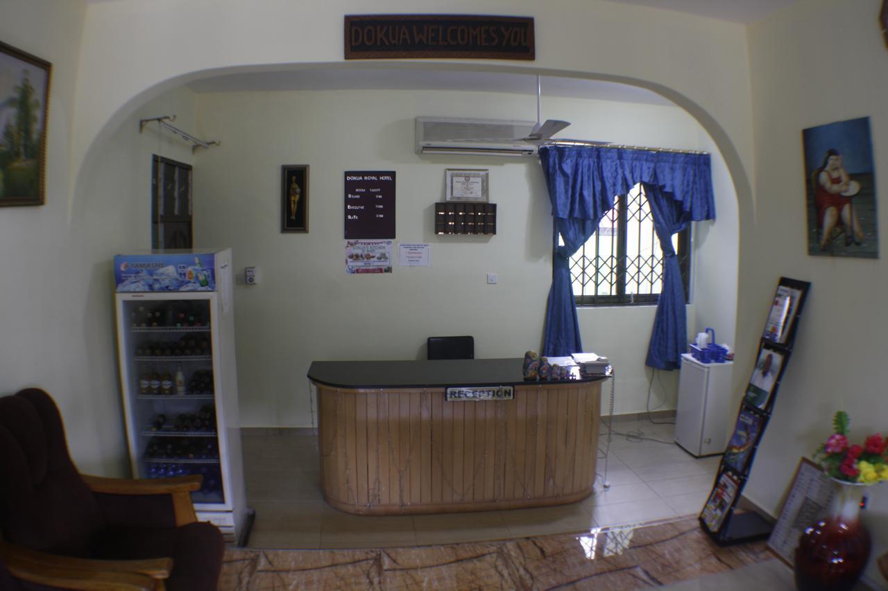 Dokua Royal Hotel Kwabenya Esterno foto